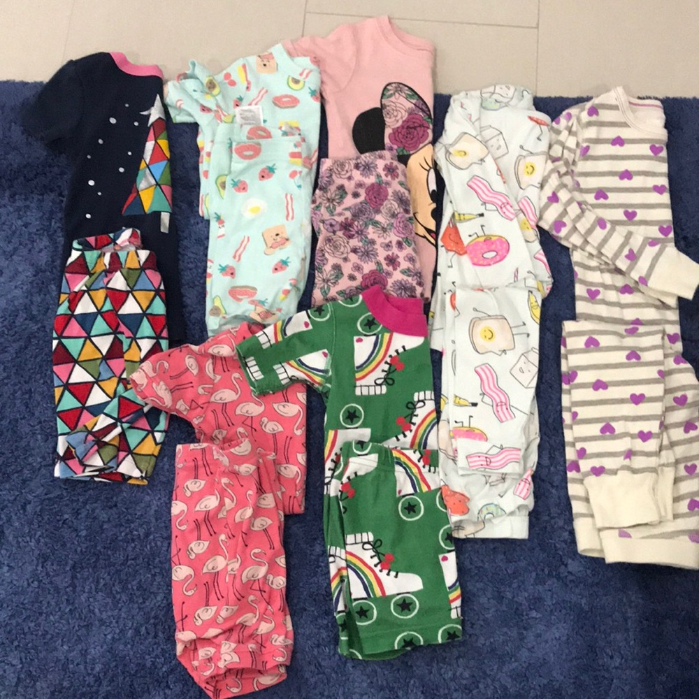 8 pairs of gap/crewcuts/hanna jammies